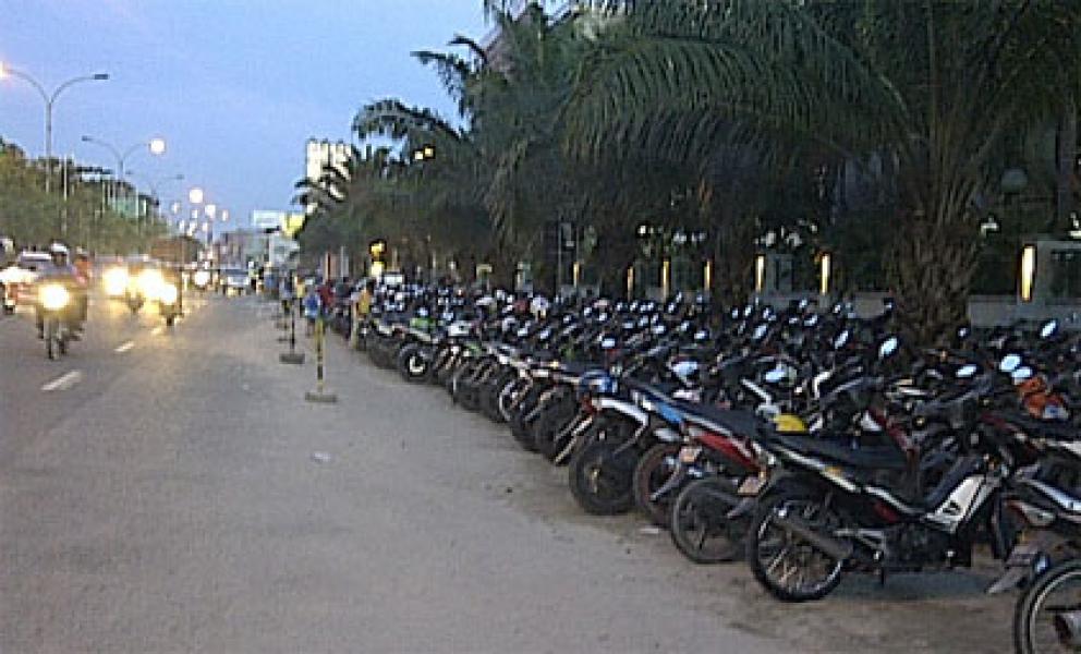 Masih Ditemukan Juru Parkir Pungut Tarif Diluar Ketentuan