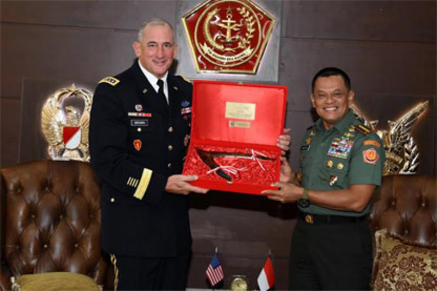 Panglima TNI Terima Kunjungan Commanding General USARPAC di Mabes TNI