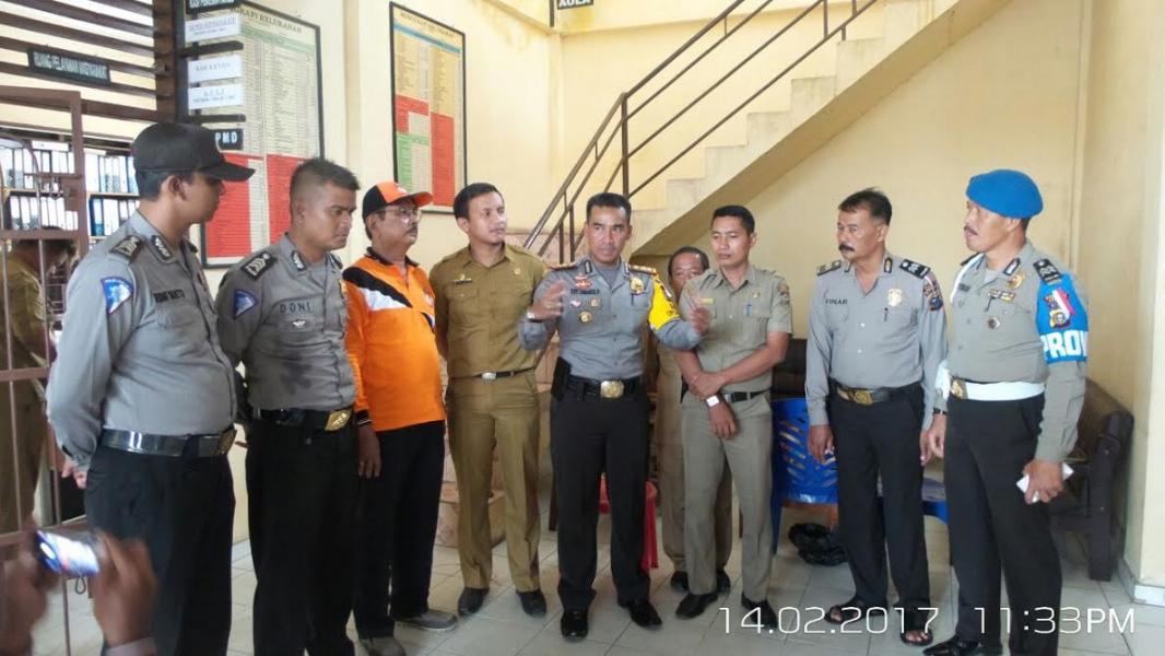 Pastikan Keamanan Logistik Pilkada Jelang Pemungutan Suara, Kapolres Kampar Tinjau PPK dan PPS