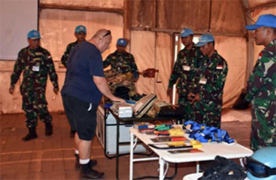 Tim COE Monusco Inspeksi Peralatan Satgas Kizi TNI Konga XX-N  