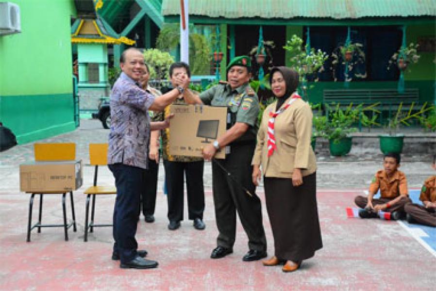 Yayasan Kartika Koorcab Rem 031 PD I Bukit Barisan Terima Bantuan Dari Dirut PTPN V