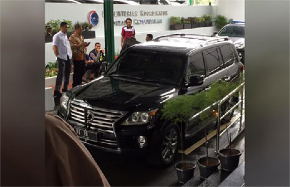 Cegah Penyadapan, Mobil Menko Luhut Diperiksa Badan Siber