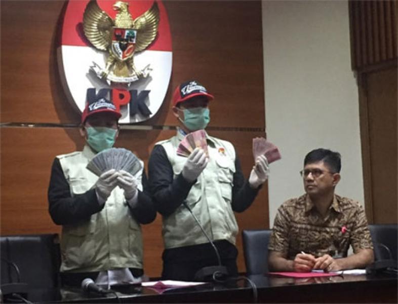 Inna Sulistyawati Suap Bupati Jombang agar Ditetapkan sebagai Kadinkes Definitif