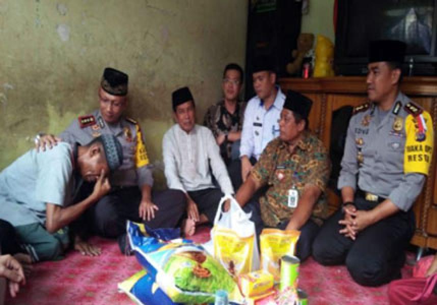 Isak Tangis Eva Pecah Kala Disambangi Tim Jumat Barokah