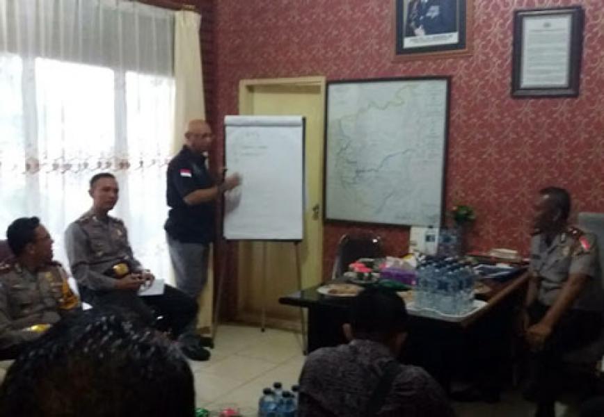 Kapolresta Pekanbaru Pimpin Rapat di Polsek Tenayan Raya