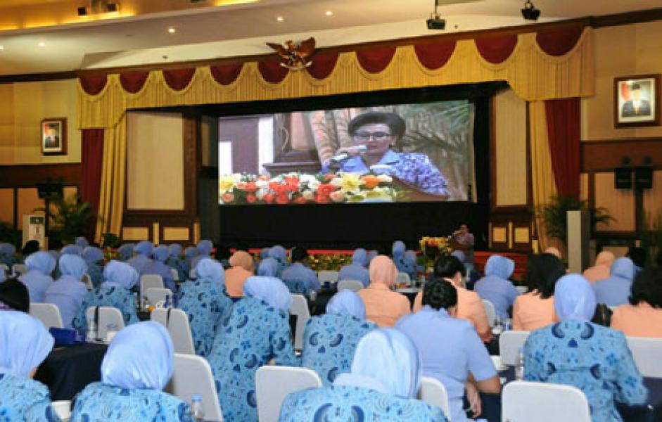Ketum Dharma Pertiwi Berikan Pembekalan Kepada Anggota PIA Ardhya Garini