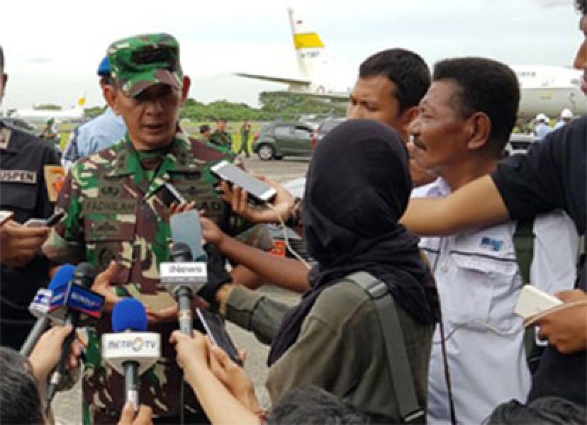 Panglima TNI Meninjau Langsung Satgas Kesehatan TNI di Asmat 