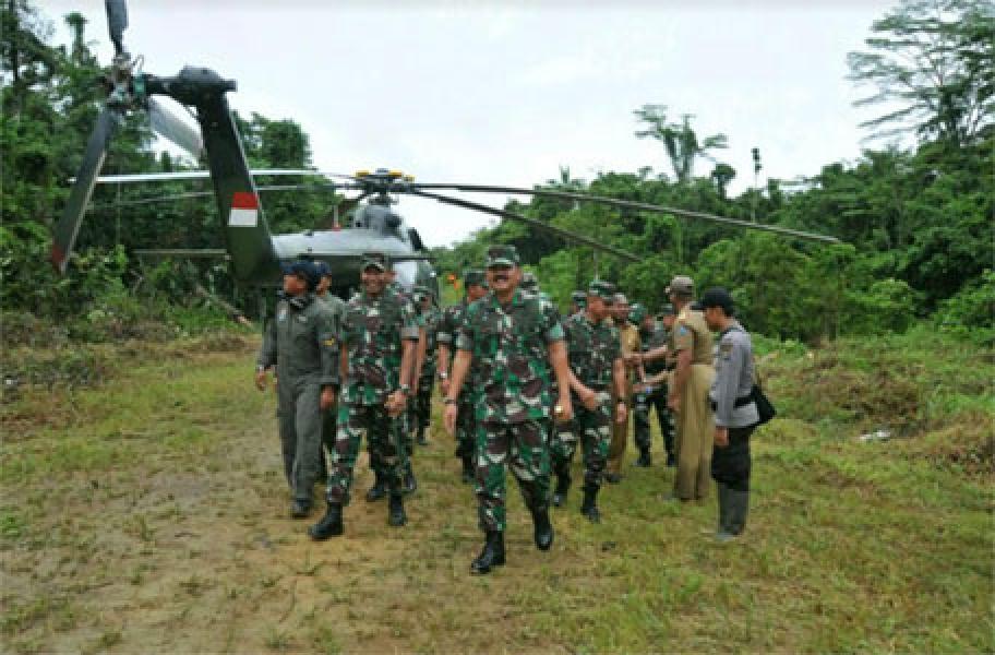 Panglima TNI Tinjau Lokasi Pangkalan TNI di Papua