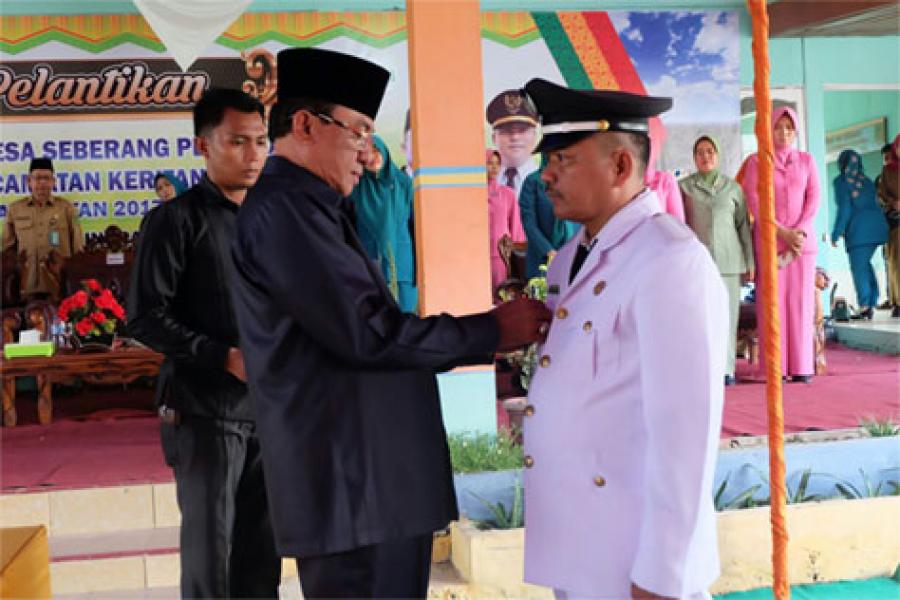 Pelantikan Kades Seberang Pebenaan, Bupati Inhil: Junjung Tinggi Amanah Masyarakat