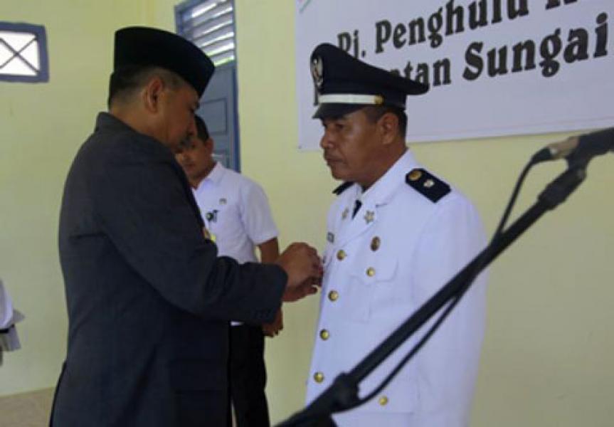 Plt Bupati Siak Lantik Pj Penghulu Muara Bungkal