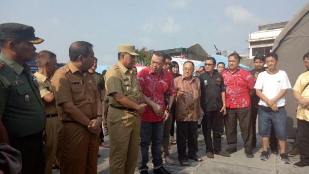 Plt Bupati Siak Serahkan Bantuan Sembako bagi 60 KK Korban Kebakaran