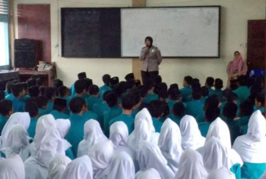 Sambangi Sekolah, Binmas Polresta Cegah Bahaya Narkoba Di Kalangan Pelajar