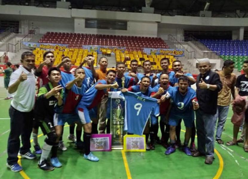 Tim Futsal SMAN 11 Pekanbaru Juara I SMALA CUP VIII Tingkat SMA se-Sumatera