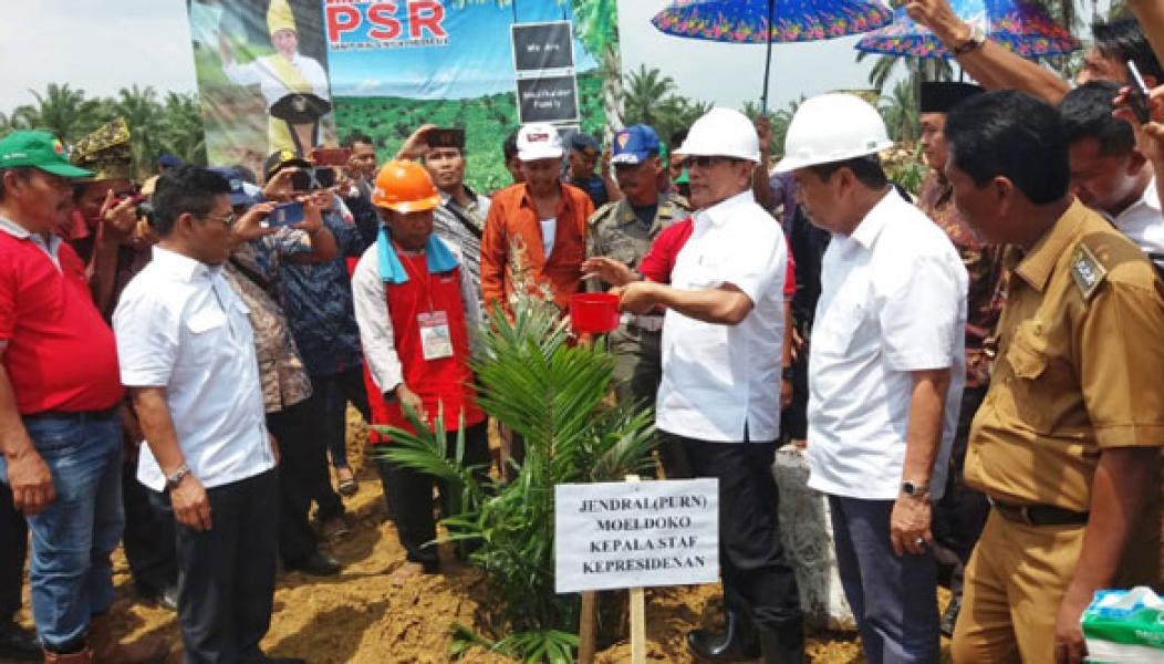 Bupati Suyatno Terima Kunjungan Kastaf Kepresidenan Moeldoko