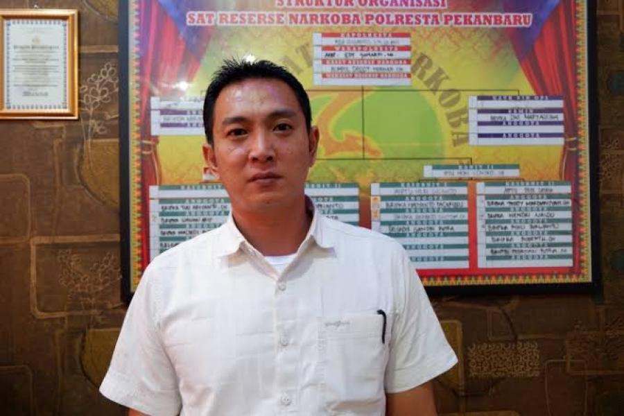 Gerebek Kamar Kosan di Pekanbaru, Polisi Sita 1198 Pil Ekstasi dan 1,7 gram Ganja
