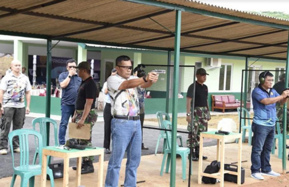 Kasum TNI Ikuti Kejurnas Menembak Pangdam Jaya 2019