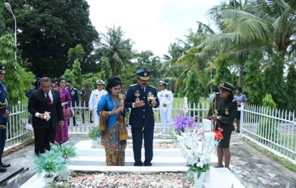 Panglima TNI Ziarah dan Tabur Bunga di TMP Seroja Timor Leste