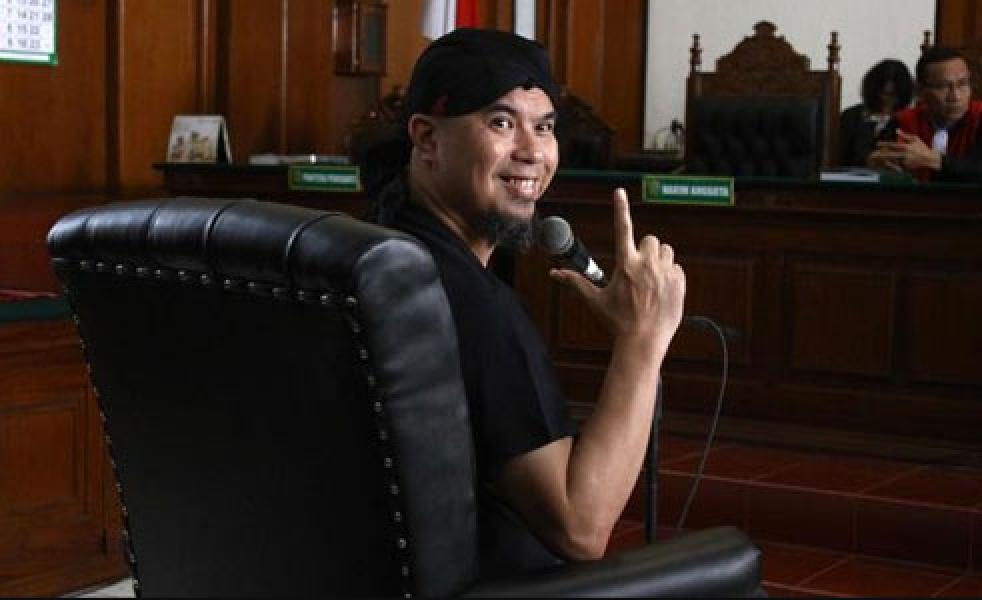 Ricuh dan Aksi Dorong Warnai Sidang Ujaran Idiot Ahmad Dhani