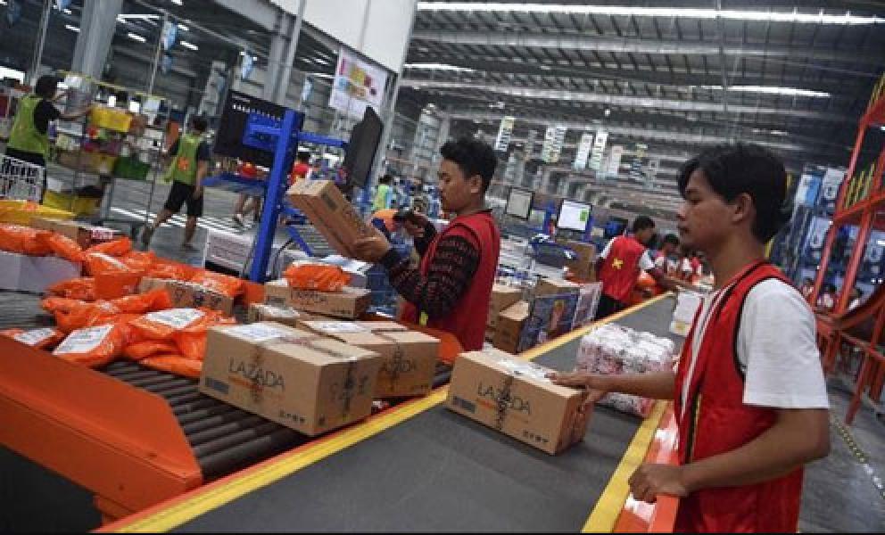 Sinergi Luring dan Daring Dukung Akselerasi e-Commerce 4.0