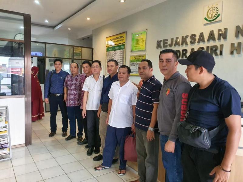 Berkas Dinyatakan Lengkap, Polda Riau Serahkan Tersangka dan Barang Bukti Karhutla Korporasi PT Teso Indah ke Kejati