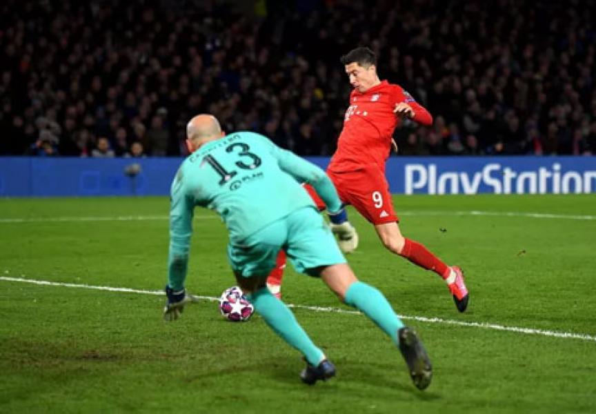 Bobol Gawang Chelsea, Robert Lewandowski Samai Rekor Cristiano Ronaldo
