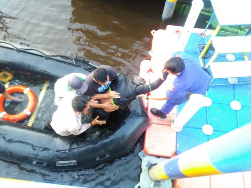 Coba Bunuh Diri, Lelaki Paruh Baya Lompat dari Jembatan Siak III