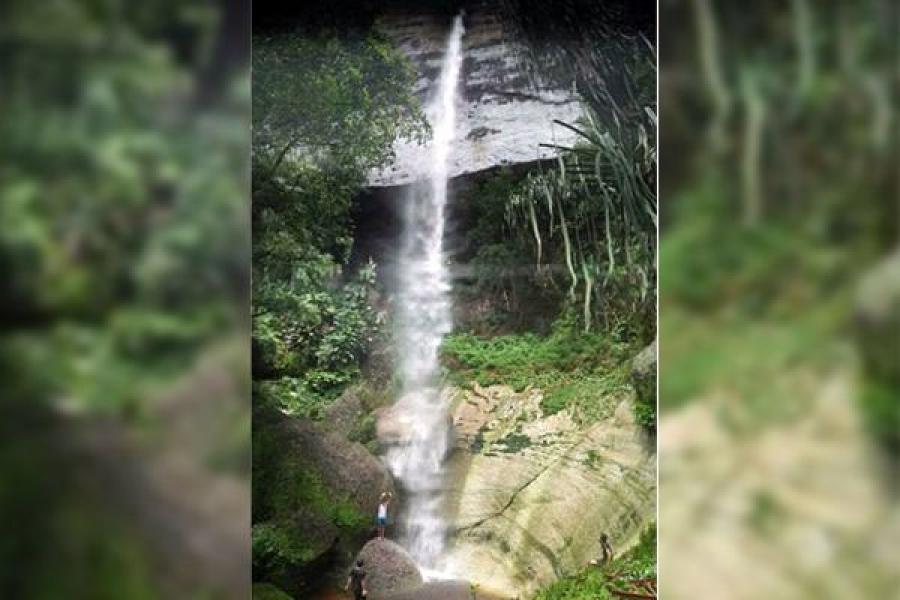Eksotisnya Air Terjun Batu Tilam di Kampar 