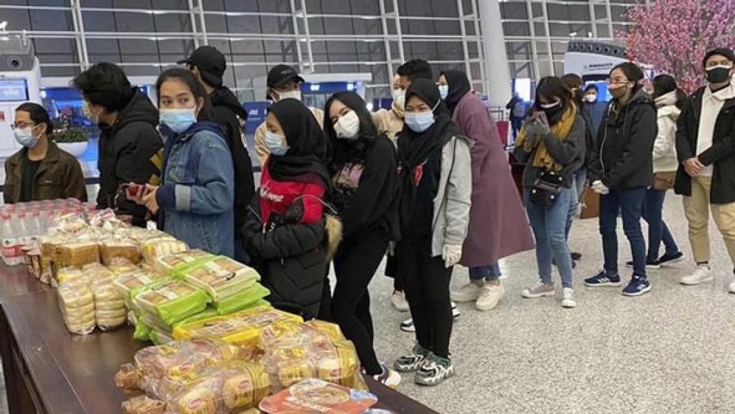 Gagal Ikut Evakuasi karena Demam, Tiga WNI di Wuhan Membaik