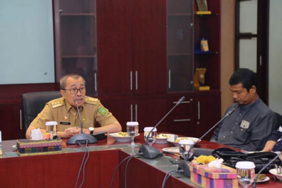 Gubri: Ada BUMD di Riau Cari Bayar Konsultan Saja Payah