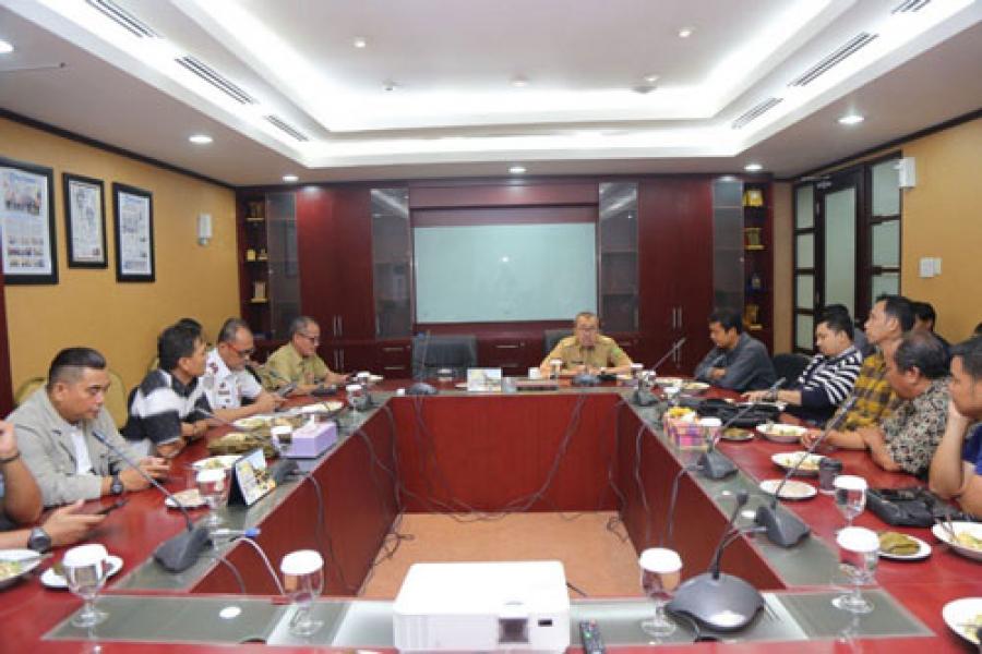 Gubri Gelar Coffee Morning Bersama Wartawan Pemprov