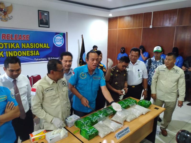 Jadi Kurir Narkoba Internasional Anggota Polres Bengkalis Ditangkap BNN Pusat