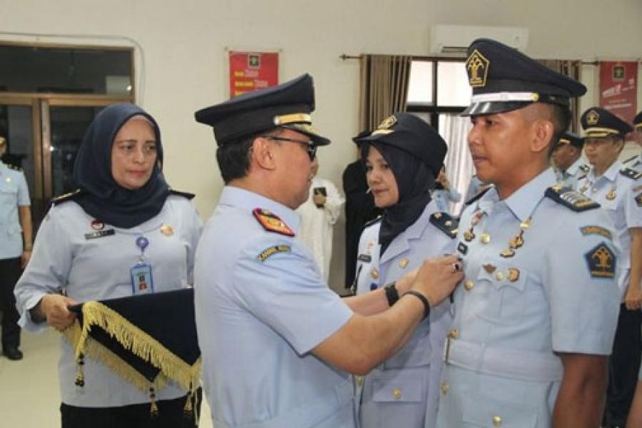 Kakanwil Kemenkumham Riau Lantik Pejabat Administrasi dan ASN
