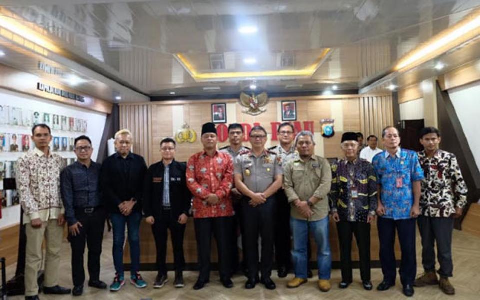 Kapolda Riau Terima Presentasi Dari Pusat Studi Bencana UNRI dan Pusat Ilmu Data UIN Suska Riau