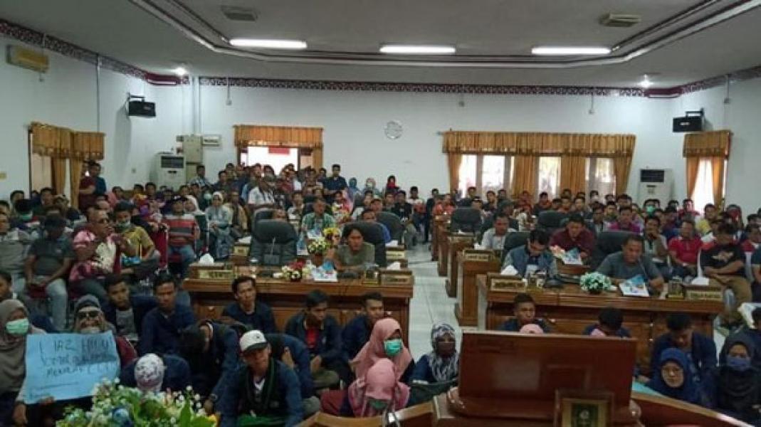 Ratusan Warga Natuna Demo Tolak Karantina WNI dari Wuhan