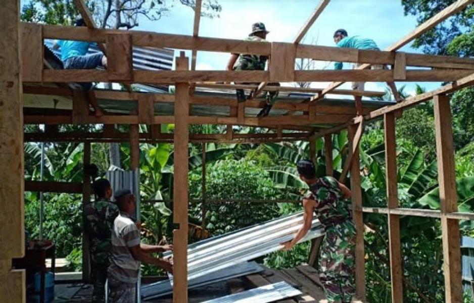 Satgas Pamtas Yonif 411 Kostrad Bantu Bangun Dapur Asrama Pelajar Perbatasan