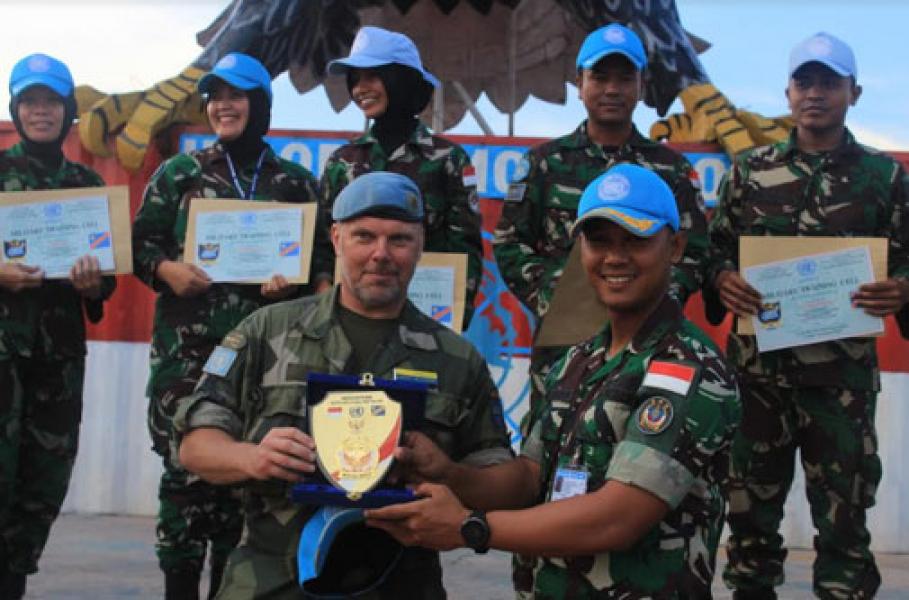 Wadan Satgas TNI RDB Tutup Pelatihan Contingent Training Capsule