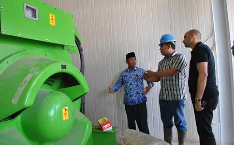 Bupati: Akhir Tahun 2015 Pelalawan Daratan Bebas Listrik