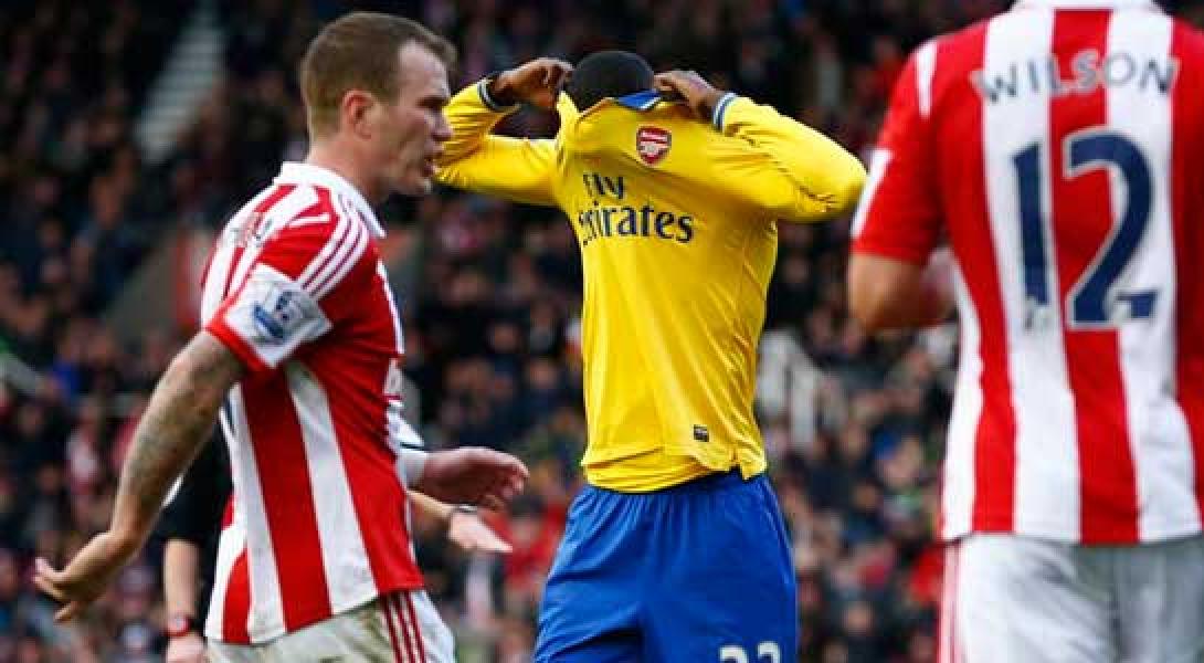 Ditumbangkan Stoke, Arsenal Gagal Pepet Chelsea
