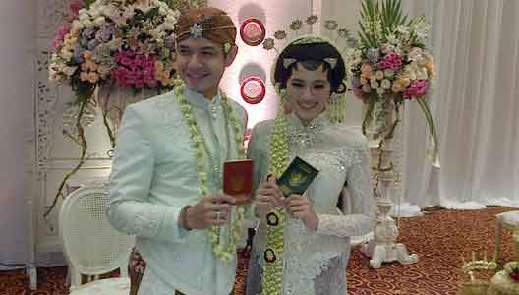 Dude Harlino dan Alyssa Soebandono Resmi Jadi Suami Istri