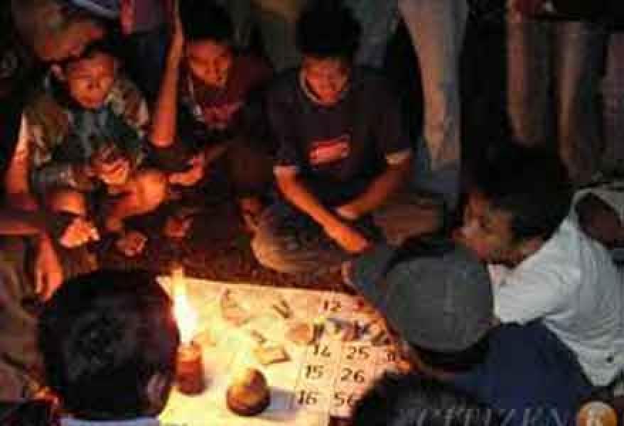 Enam Pelaku Judi Dadu Dibekuk Polsek Rambah Hilir