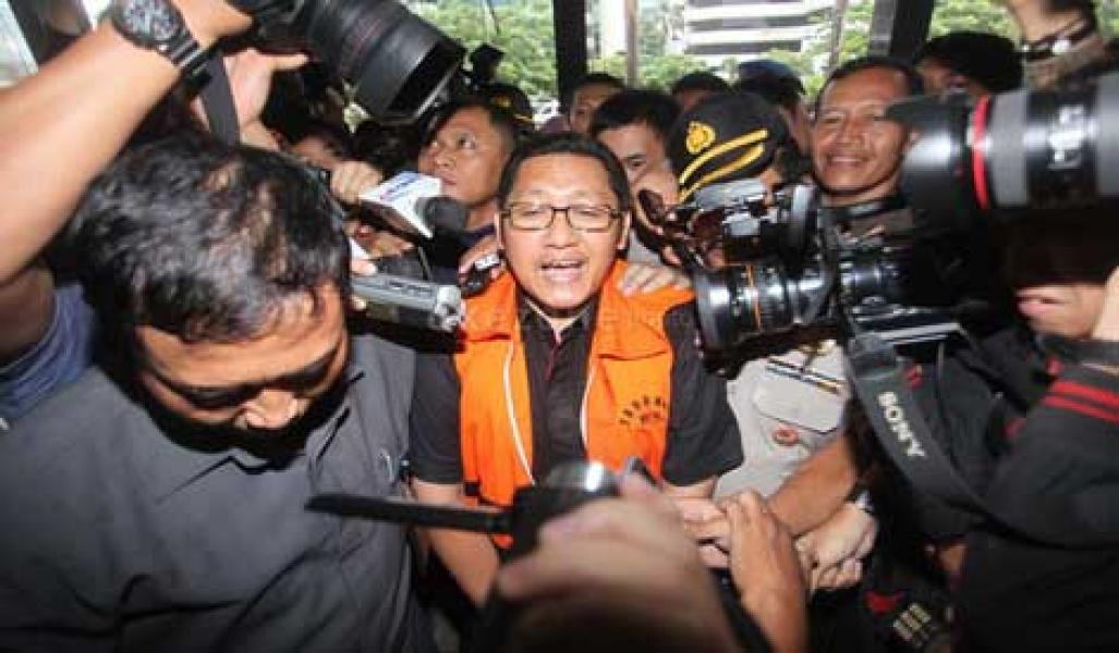 Firman Wijaya: Uang Muka Toyota Harrier Anas dari SBY