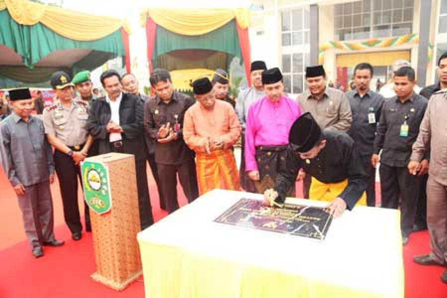 Gubernur Riau Resmikan Gedung Baru KPUD Siak