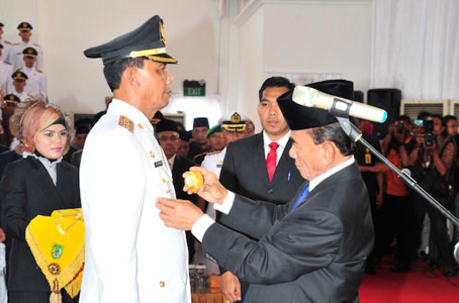 Gubri Resmi Lantik Bupati Rohil
