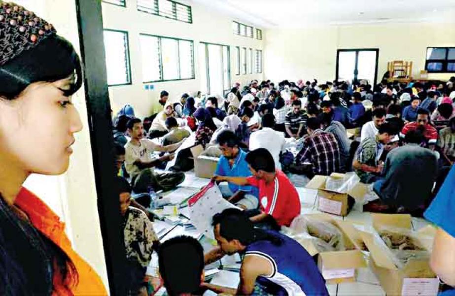 KPUD Inhu Lakukan Pelipatan Surat Suara