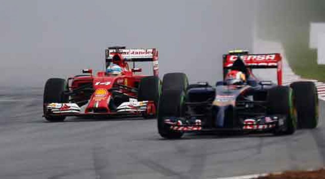 Lolos Hukuman, Alonso Girang Start Keempat