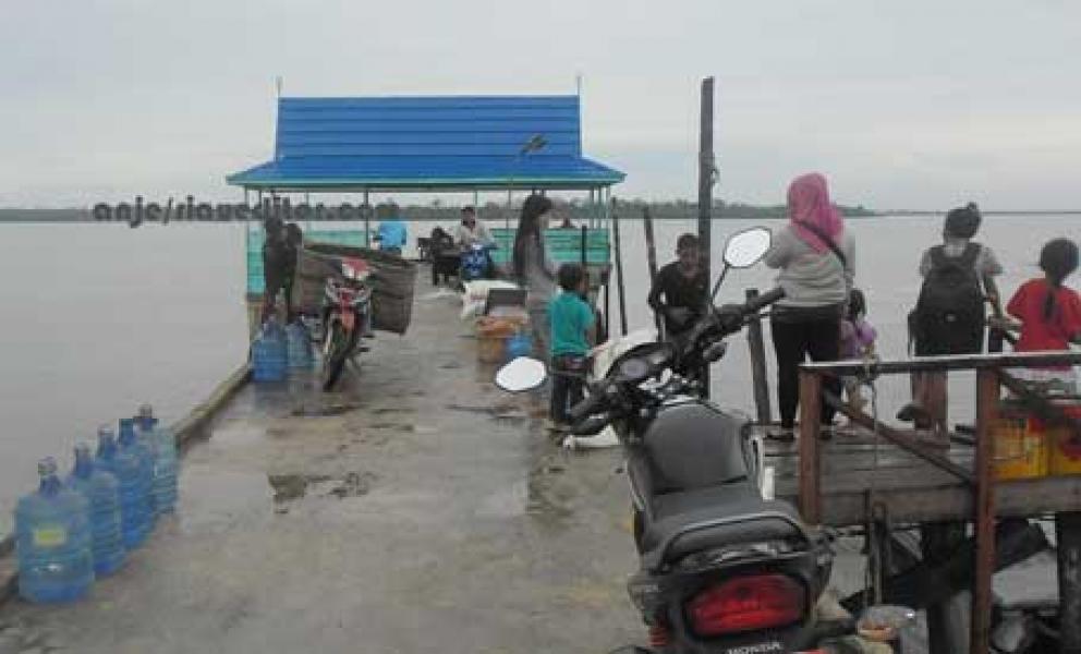Masyarakat Tanjung Peranap Minta Bangun Atap dan Pagar Pelabuhan  