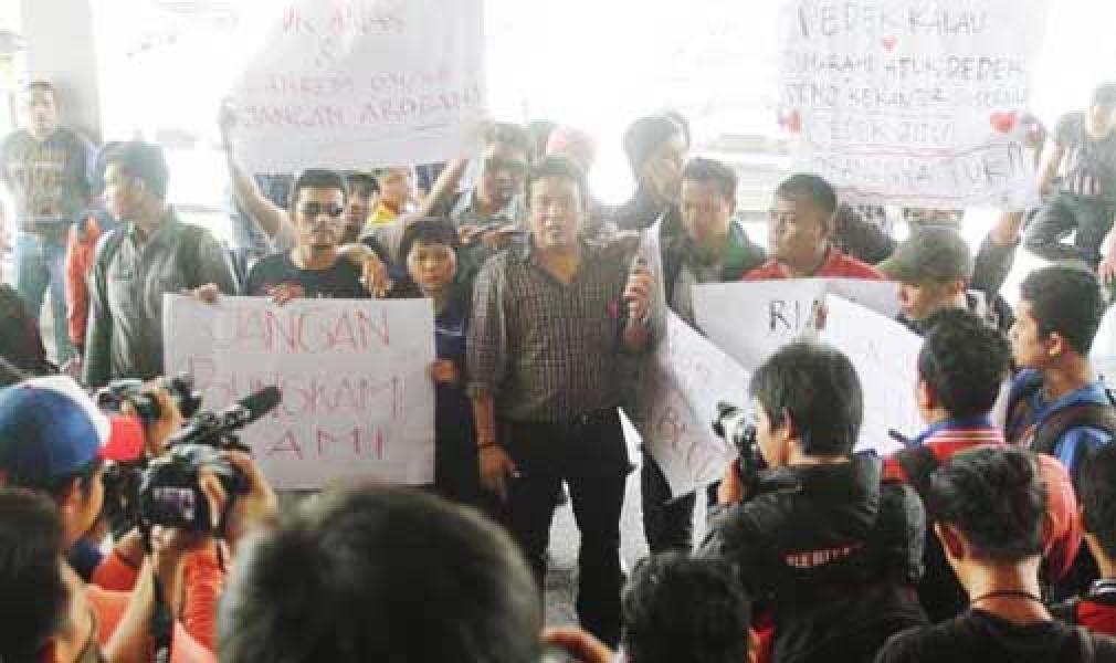 Puluhan Wartawan Minta Gubri Anas dan Danrem 031/WB Jangan Arogan
