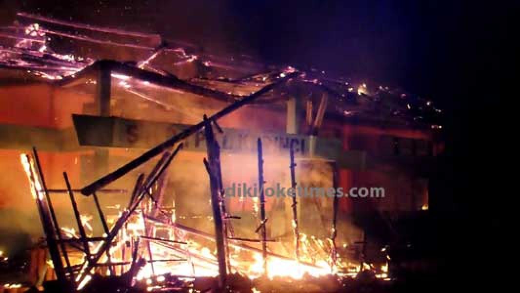 Tiga Ruangan SMPN 1 Pangkalan Kerinci Hangus Terbakar