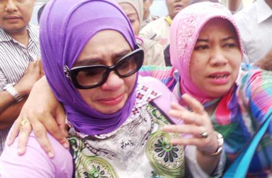 Usai Sidang, Bodyguard Isteri Kedua RZ Baku Hantam dengan Wartawan