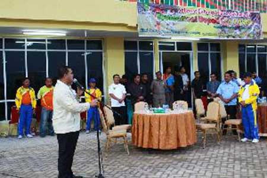 Yopi Tutup Bupati Cup V  
